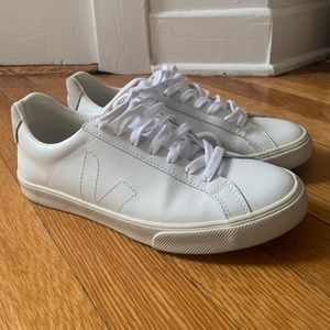 VEJA Women’s Esplar sneakers